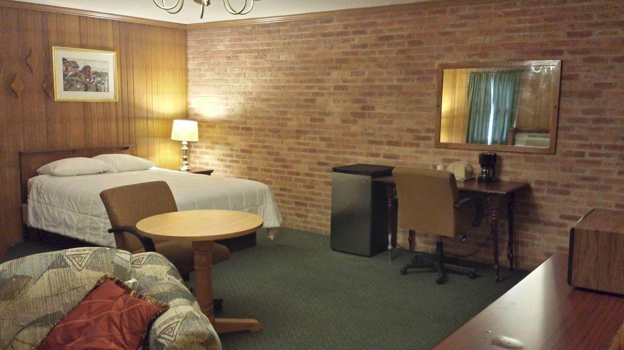 The Lincoln Lodge Urbana Champaign Exterior photo